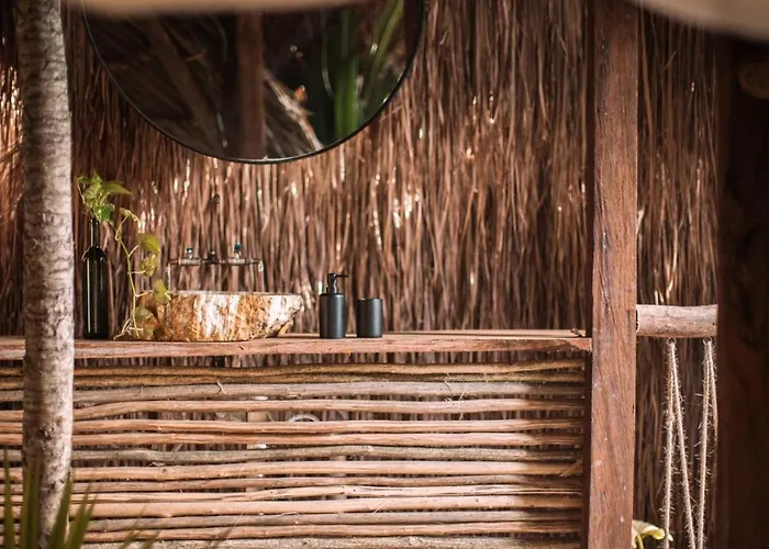 Uman Glamping & Cenote