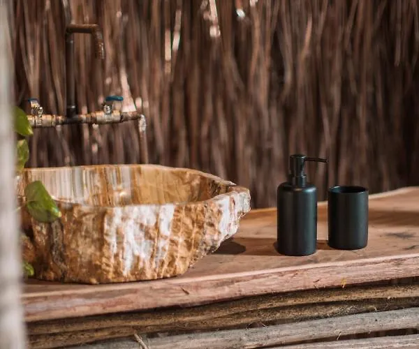 Uman Glamping & Cenote