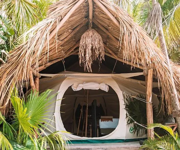 Uman Glamping & Cenote Luxuszelt *